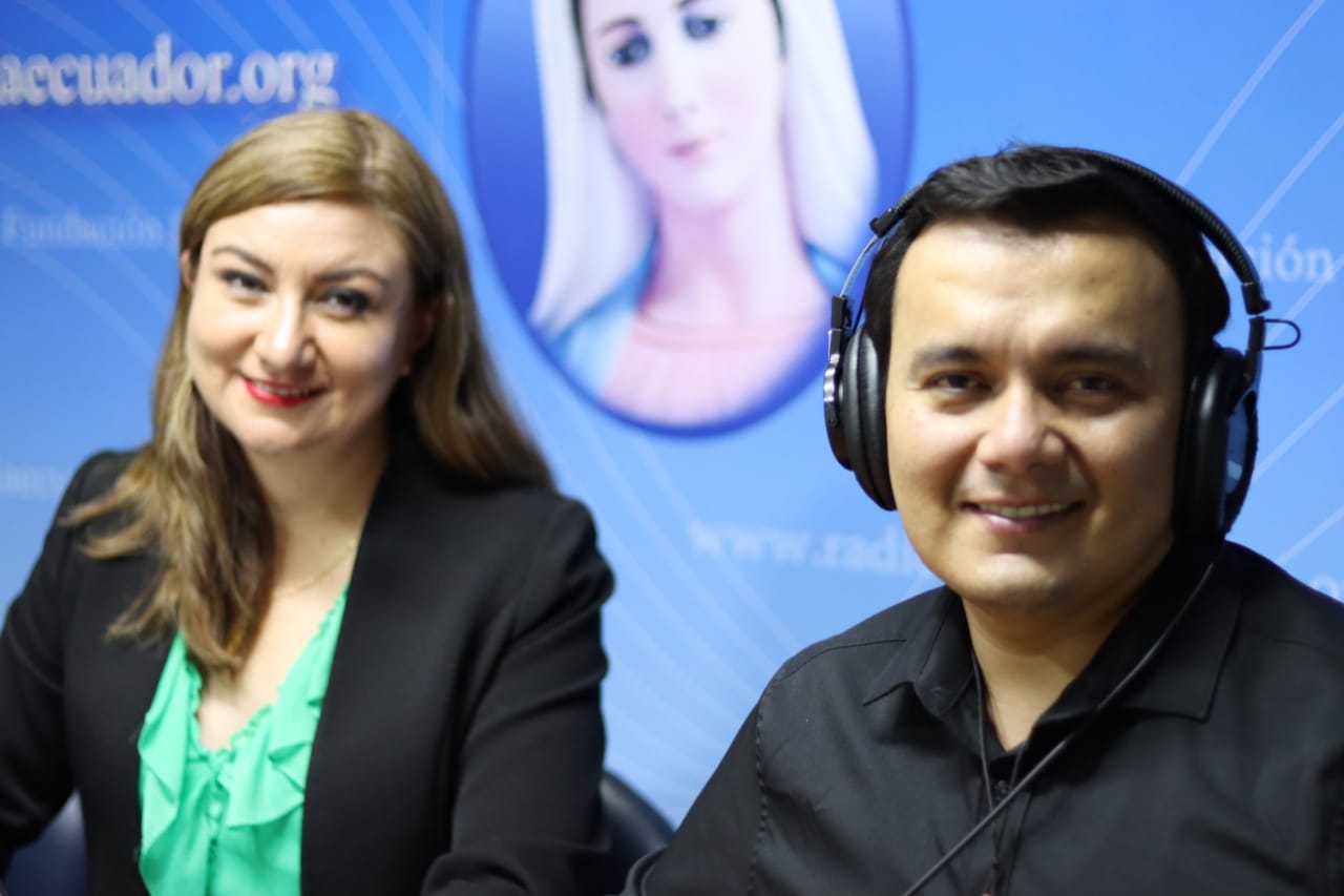 Comisión de Comunicación comparte en programa radial avances del 53