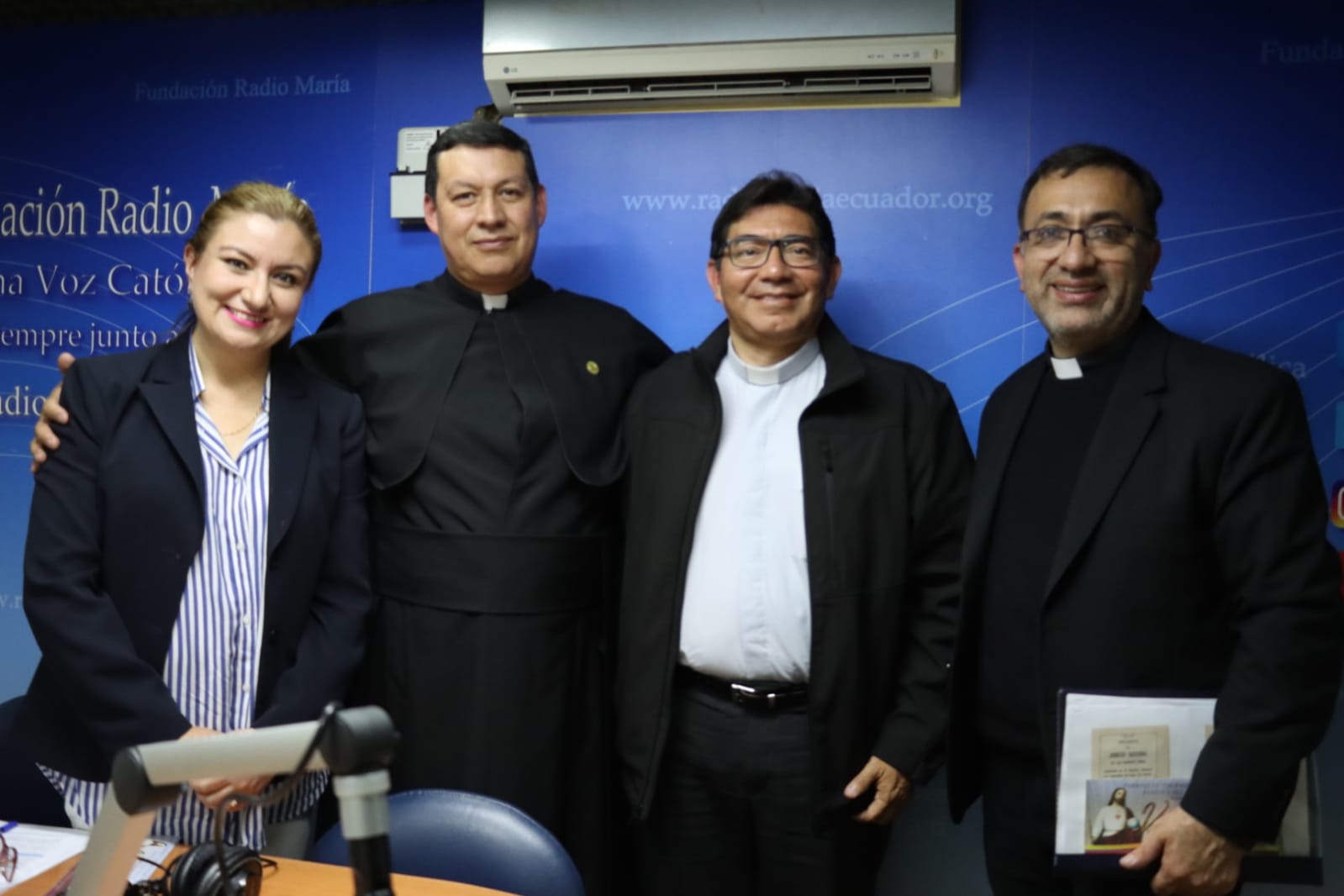 Sagrado Corazón de Jesús y Eucaristía,programa radial “Fraternidad para Sanar el Mundo”. Sagrado Corazón de Jesús y Eucaristía,programa radial “Fraternidad para Sanar el Mundo”.