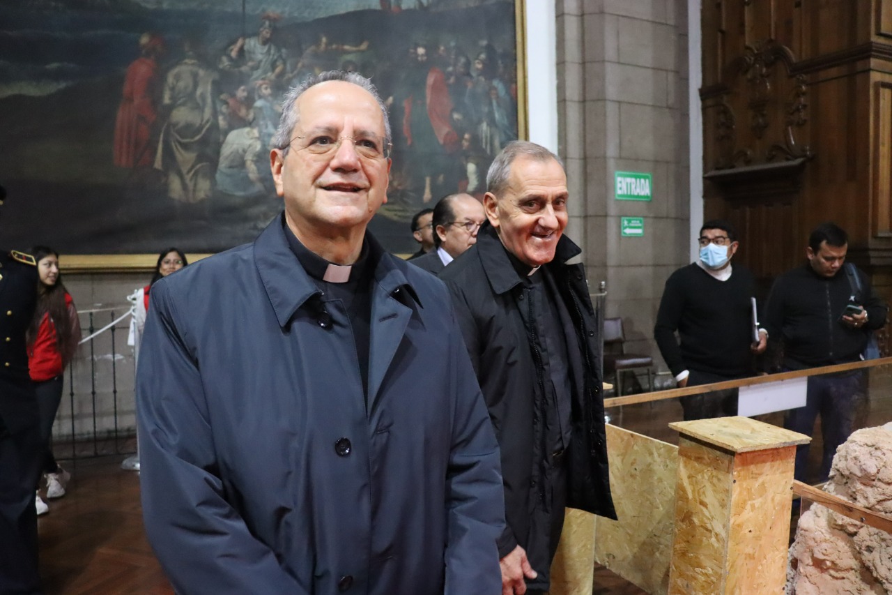 COMITÉ PONTIFICIO PARA LOS CONGRESOS EUCARÍSTICOS VISITÓ ECUADOR COMITÉ PONTIFICIO PARA LOS CONGRESOS EUCARÍSTICOS VISITÓ ECUADOR