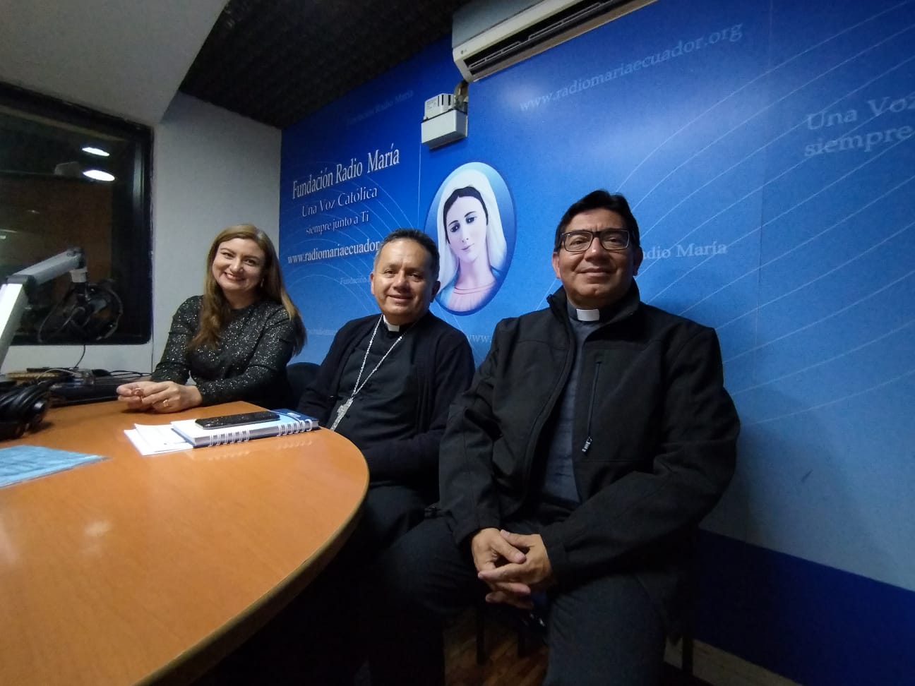 Junio: “Mes en el que honramos al Sagrado Corazón de Jesús” Junio: “Mes en el que honramos al Sagrado Corazón de Jesús”