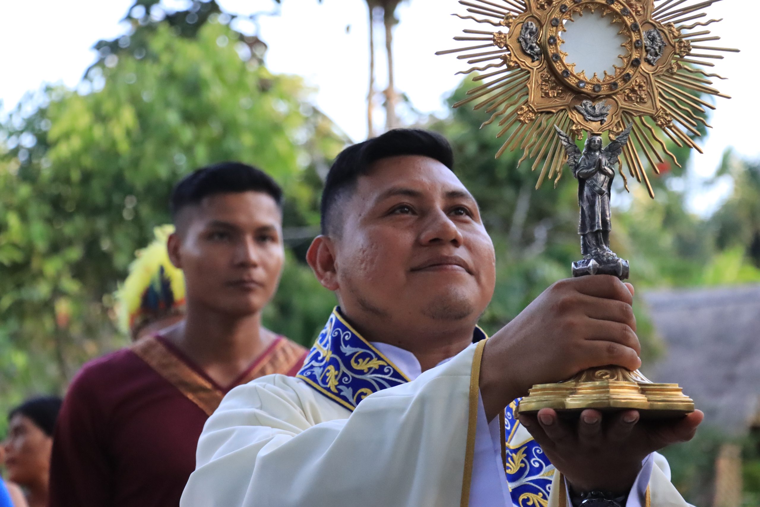 TERCER DÍA<br/>Eucaristía y transfiguración del mundo