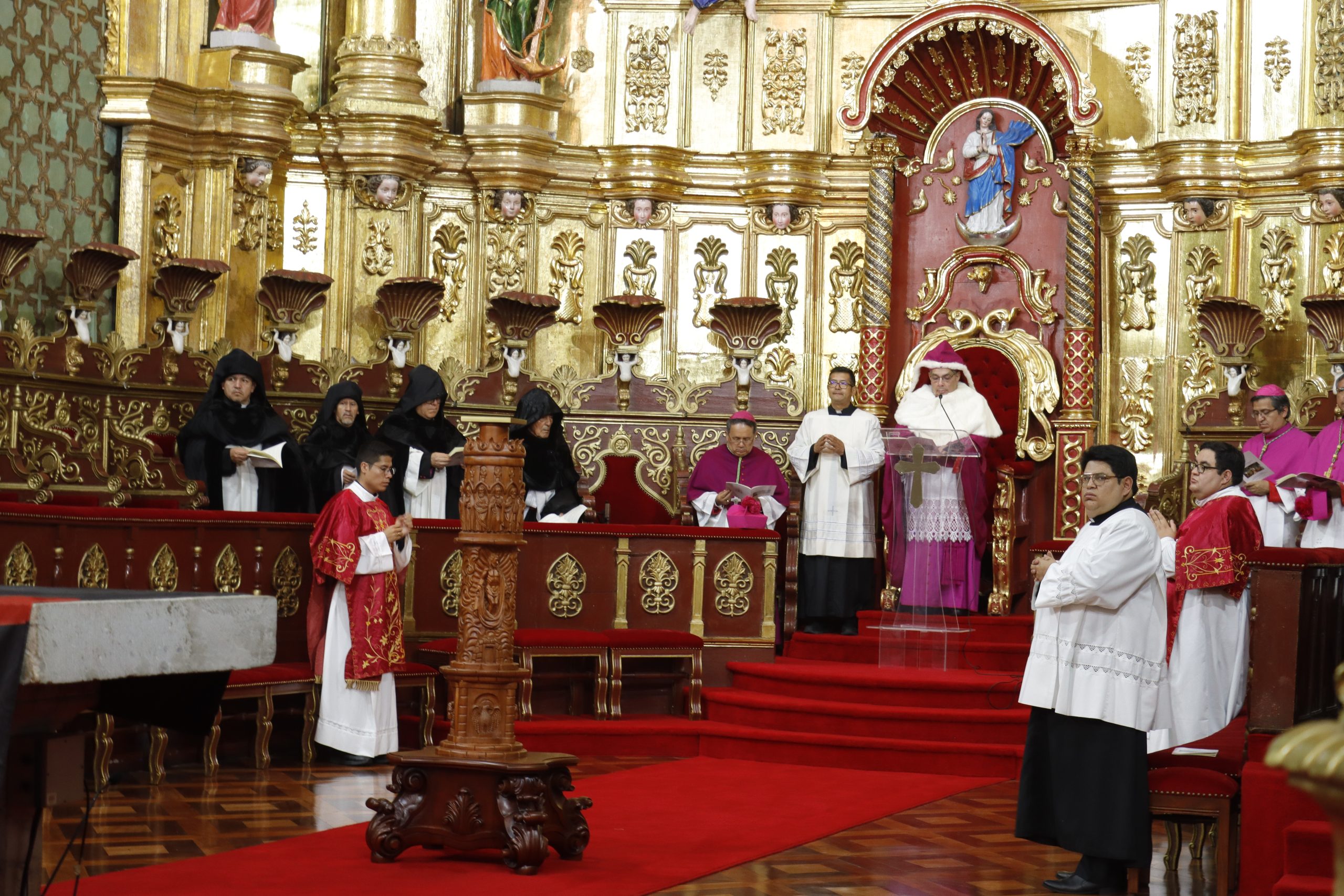 Abrazar la cruz de Cristo para construir fraternidad y sanar las heridas del mundo: Mons. Alfredo José Espinoza