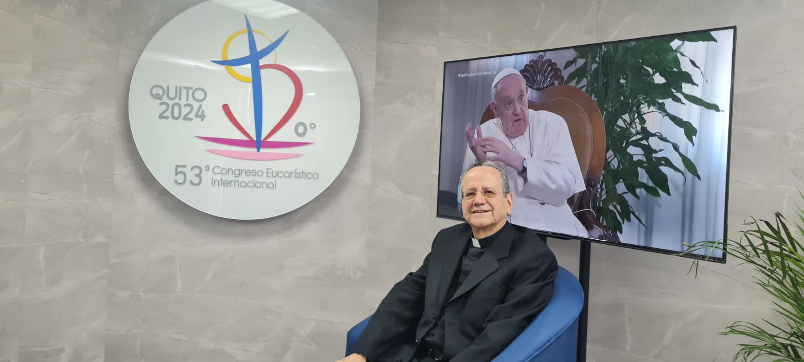 President of the Pontifical Committee for International Eucharistic Congresses visits Ecuador