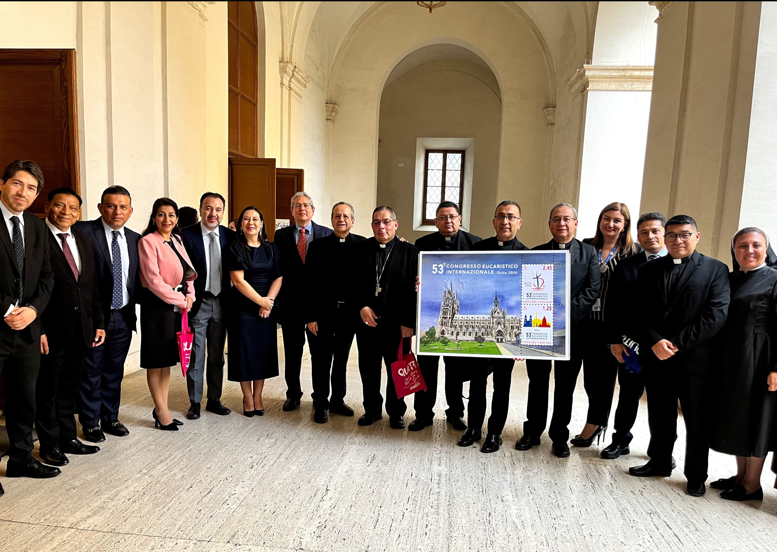 Sellos postales del 53° Congreso Eucarístico Internacional se presentan en la Santa Sede Sellos postales del 53° Congreso Eucarístico Internacional se presentan en la Santa Sede