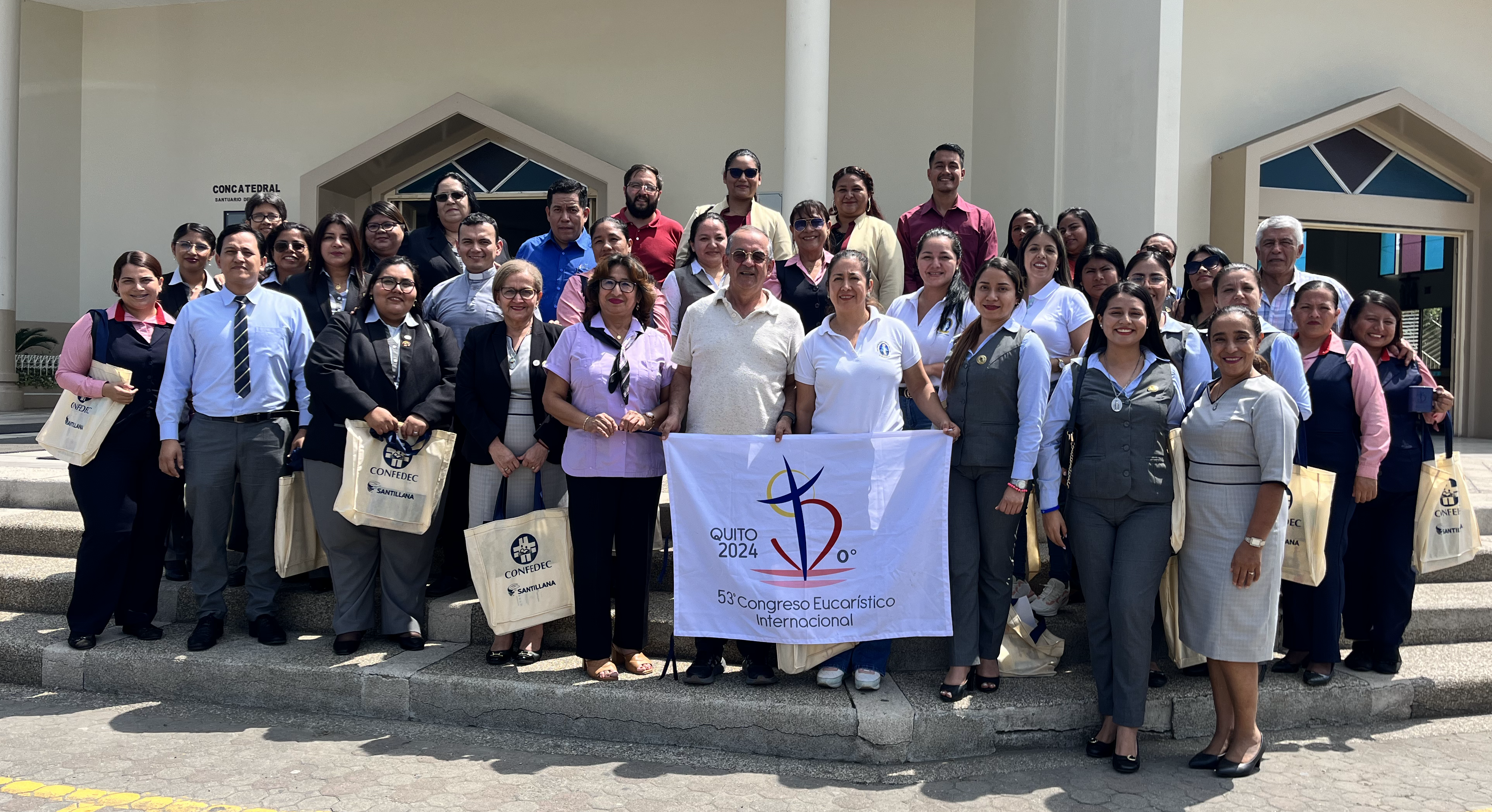 Comunidad educativa ayuda a encontrar caminos de fraternidad y solidaridad Comunidad educativa ayuda a encontrar caminos de fraternidad y solidaridad