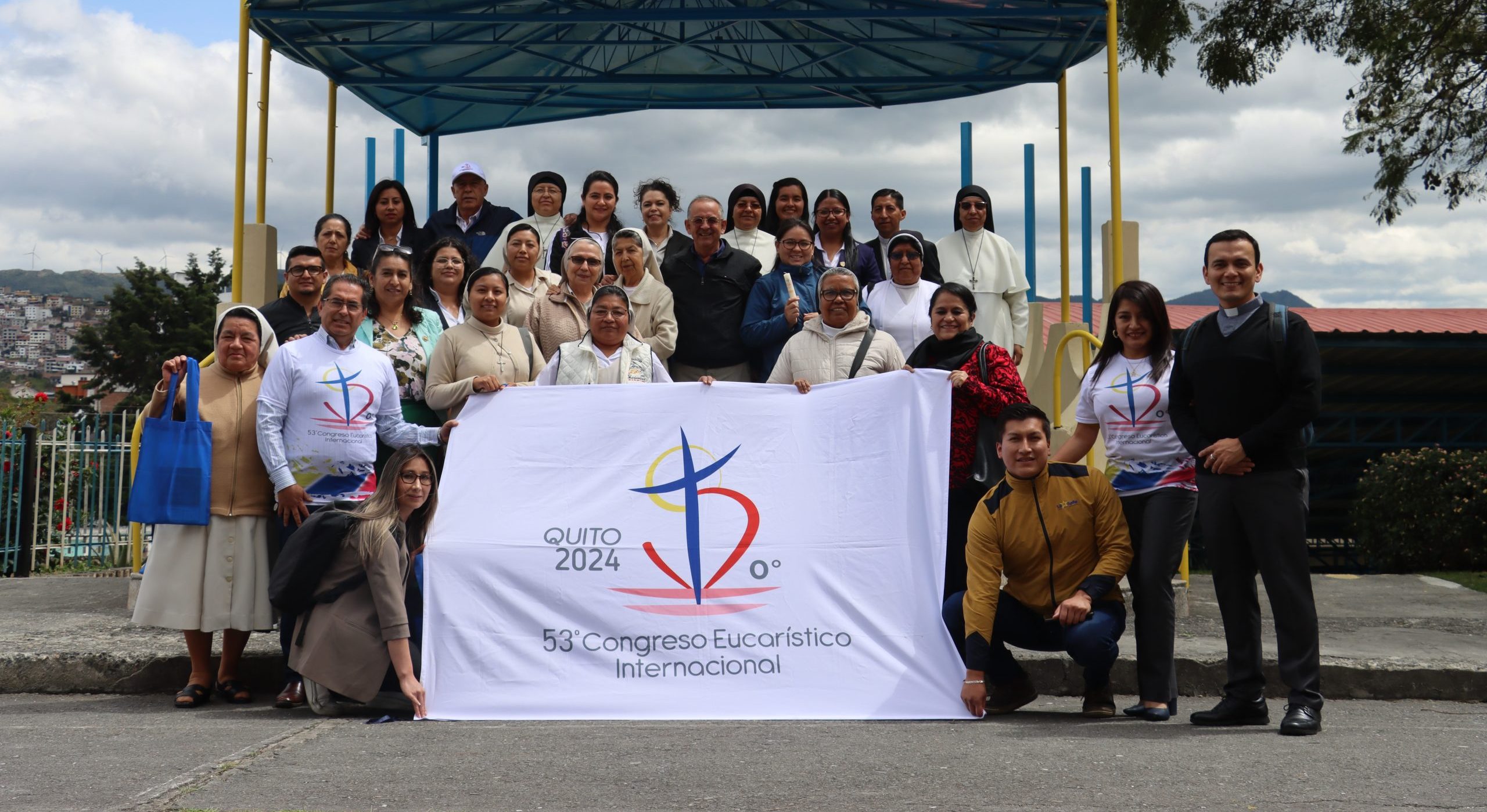 Eucaristía: Fuente de fraternidad en el mundo educativo Eucaristía: Fuente de fraternidad en el mundo educativo