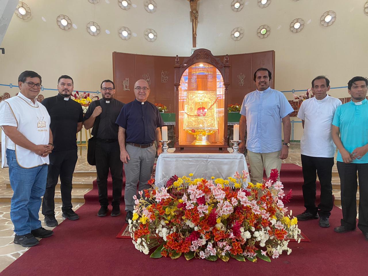 Esmeraldas received the Evangelical Book “Symbol of the International Eucharistic Congress” Esmeraldas received the Evangelical Book “Symbol of the International Eucharistic Congress”