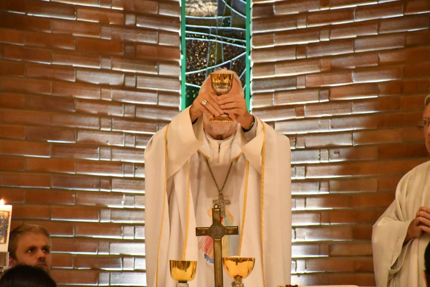 Como un nuevo Pentecostés, la Eucaristía se celebró y vivió en varios idiomas Como un nuevo Pentecostés, la Eucaristía se celebró y vivió en varios idiomas